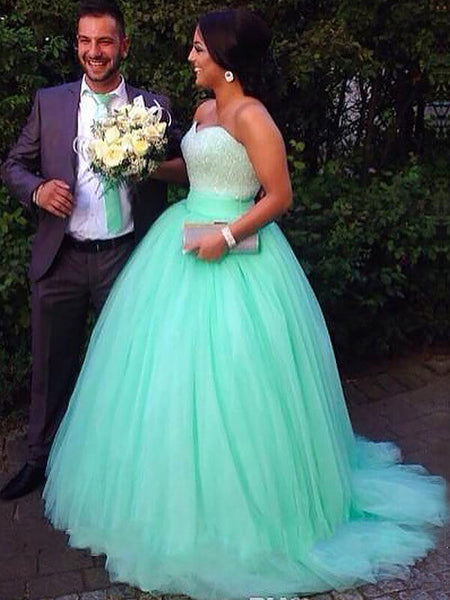 Ball Gown Sweetheart Sweep/Brush Train Sleeveless Tulle Plus Size Prom Dress with Beading