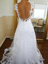 A-Line/Princess V-neck Sleeveless Tulle Sweep/Brush Train Bridal Dress with Lace