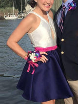 A-Line/Princess V-neck Satin Sleeveless Short/Mini Homecoming Dress
