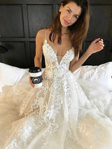 A-Line/Princess Spaghetti Straps Sweep Train Sleeveless Tulle Wedding Dress