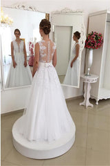 A-Line/Princess V-neck Sweep/Brush Train Sleeveless Tulle Bridal Gown with Applique