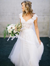 A-Line/Princess V-neck Floor-Length Sleeveless Tulle Wedding Dress with Lace