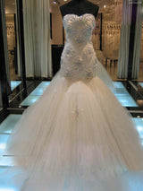 Trumpet/Mermaid Sweetheart Court Train Sleeveless Tulle Wedding Dress with Beading