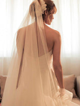 Ball Gown Sweetheart Sweep/Brush Train Sleeveless Organza Wedding Dress with Beading