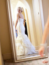 Trumpet/Mermaid Sweetheart Court Train Sleeveless Satin Bridal Dress with Lace