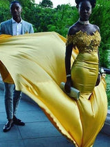 Trumpet/Mermaid Off-the-Shoulder Chapel Train Satin Prom Formal Dress with Applique