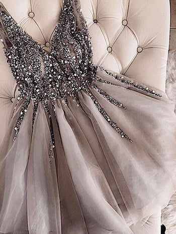 A-Line/Princess V-neck Tulle Sleeveless Short/Mini Homecoming Dress with Sequin