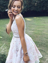 A-Line/Princess V-neck Tulle Sleeveless Short/Mini Homecoming Dress with Applique