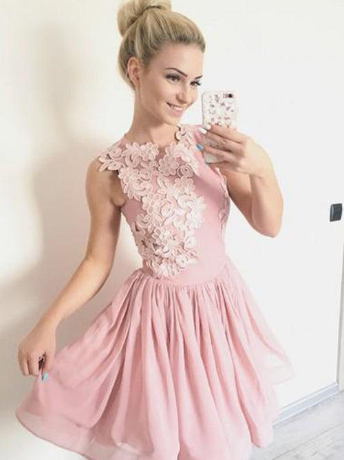 A-Line/Princess Scoop Chiffon Sleeveless Short/Mini Homecoming Dress with Applique